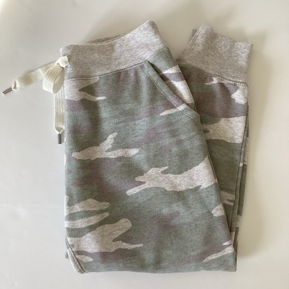 aerie Camo Joggers Sweats Size Medium - Picture 10 of 10